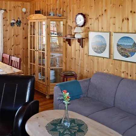 Feriehus 3 Person In Henningsv R