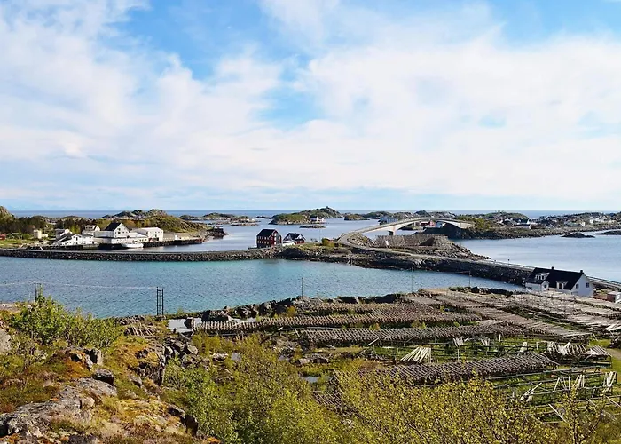 3 Person In Henningsvaer-by Traum *