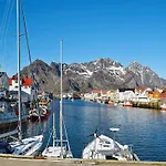 3 Person In Feriehus Henningsvær